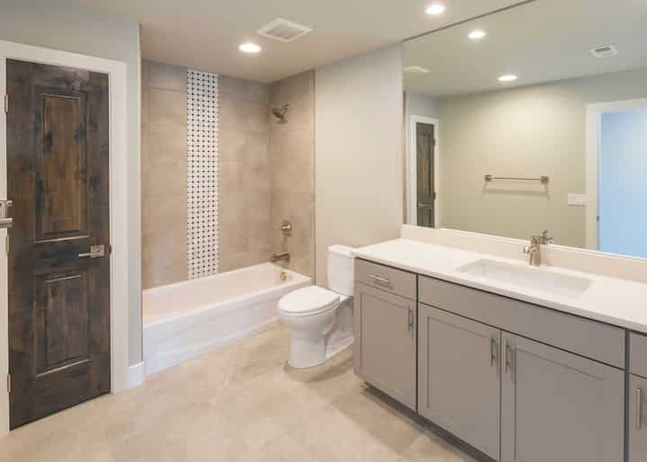 bath tub bathroom remodel Avon Park, FL